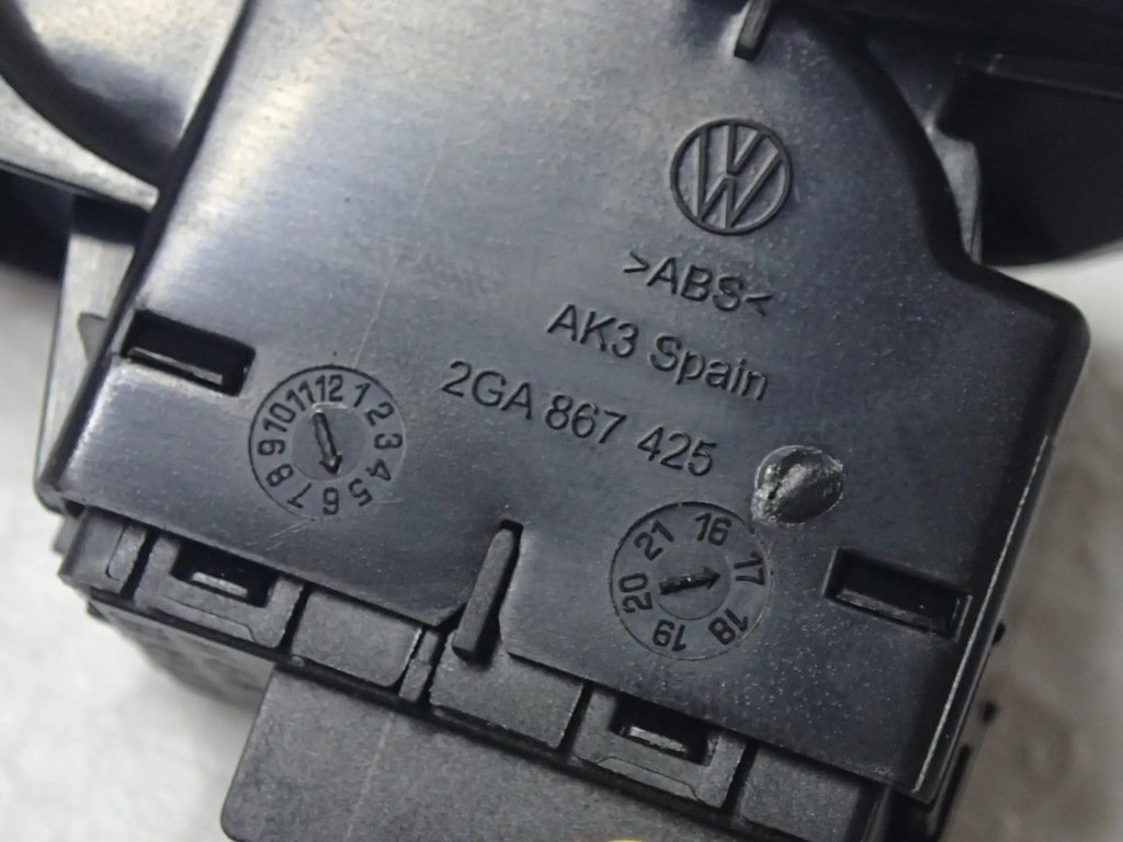 фото №7, ^^ vw t-roc кнопка відкривання кришки багажника 2ga867425 3g0959831a