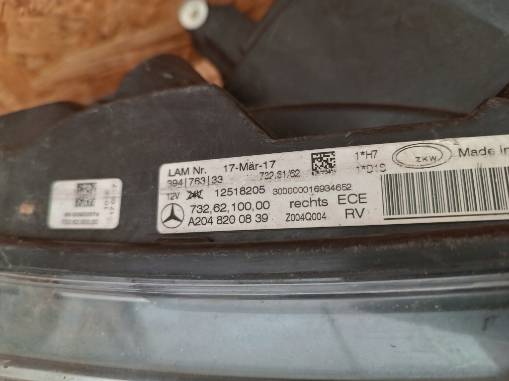 Фара правая  перед фара европа  a2048200839 mercedes glk w204 led Цена