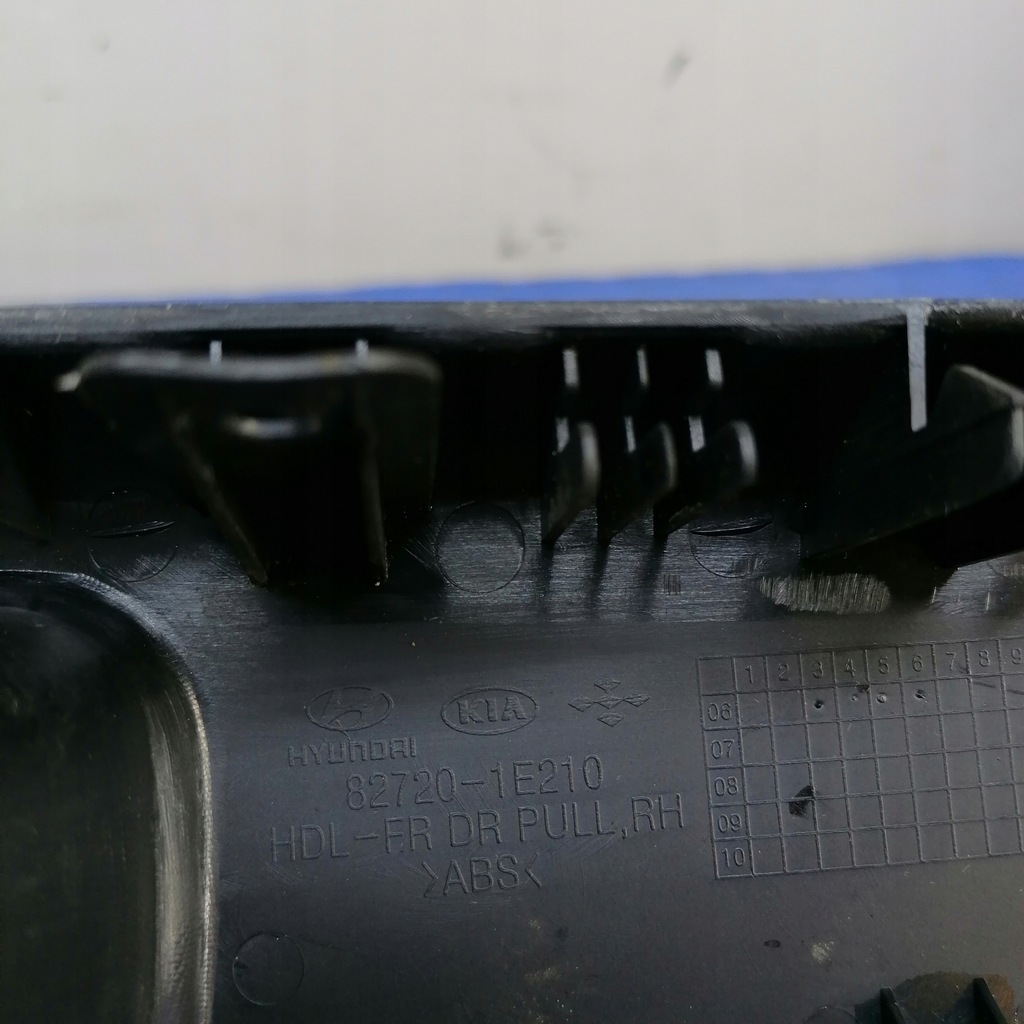 фото №9, Hyundai accent iii hb переключатель стекло правый перед 827201e210