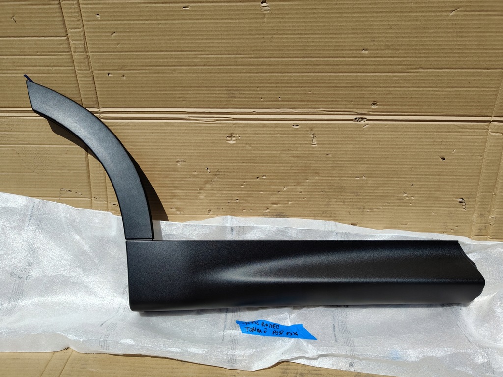 фото №1, Alfa romeo tonale 156155479 156155478 молдинг двері права задня оригінал