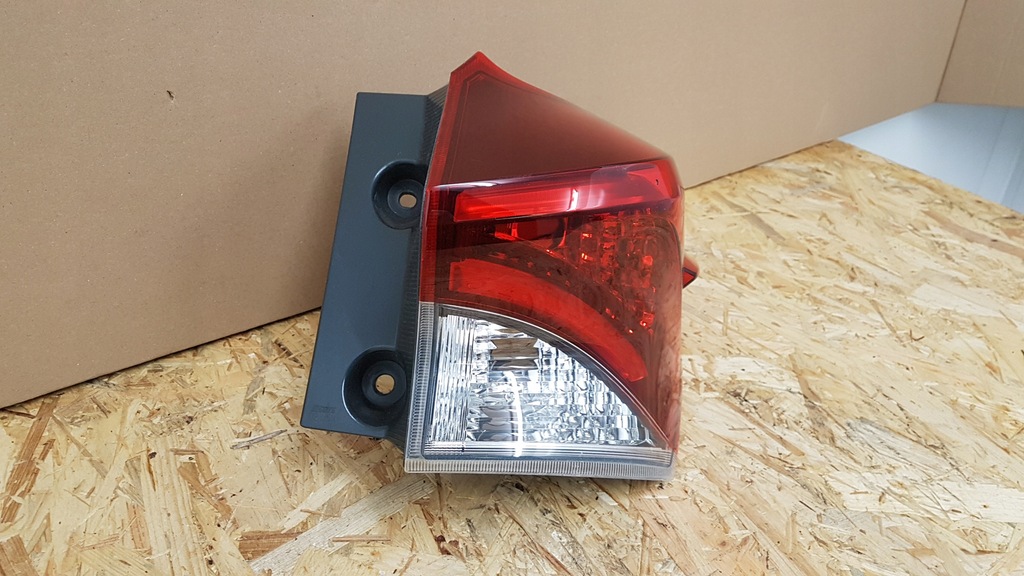 фото №5, Лампа задняя правая toyota auris ii lift kombi