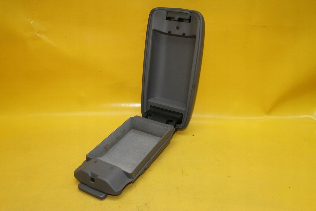 фото №7, Подлокотник бардачок mazda 6 vi