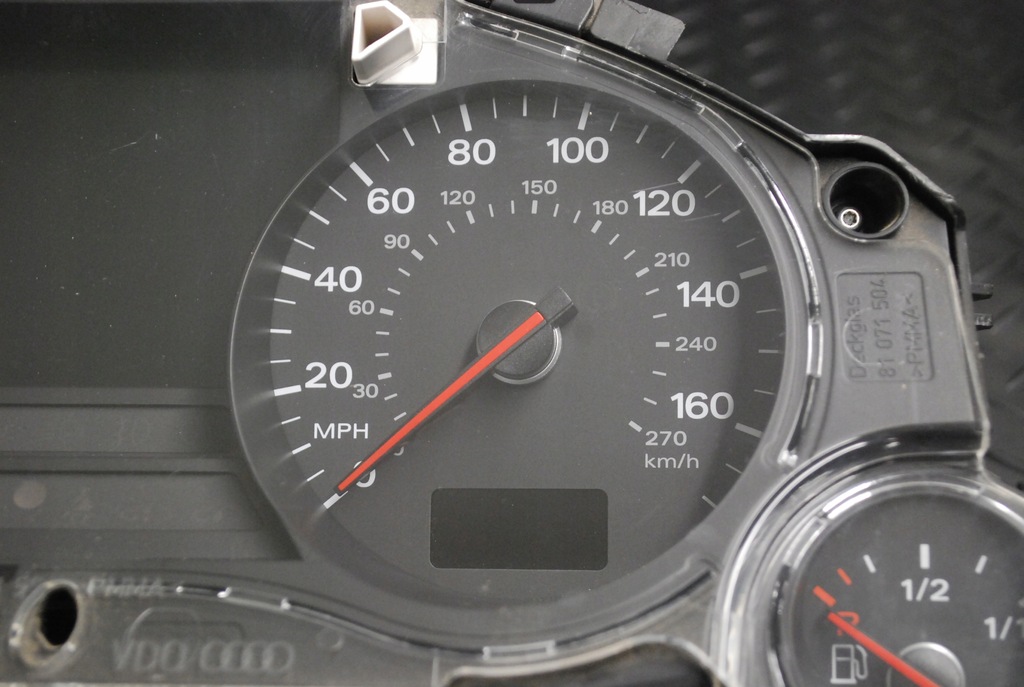 фото №8, Счетчик приборы audi a8 d3 uk большой fis 4e0920951b