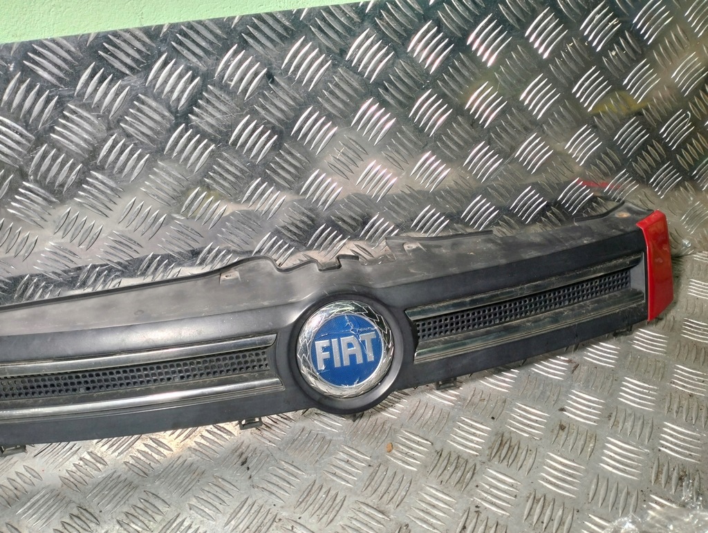 фото №7, Решётка радиатора решётка радиатора fiat panda 2 czerwona 735353899