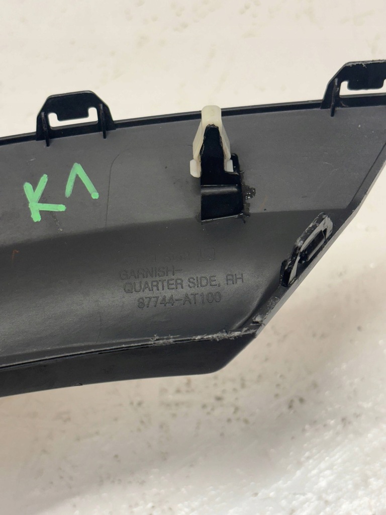 фото №12, Kia niro 2022 задня сторона права молдинг крила заднього 87744at100