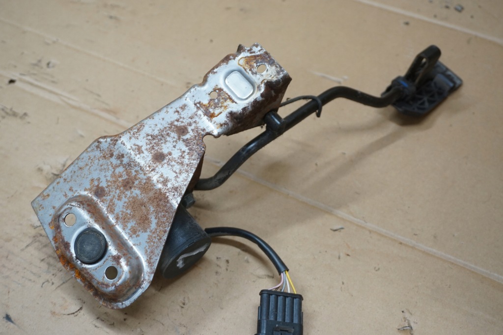 фото №10, Nissan terrano ii педаль газа потенциометр 2,7 tdi 01r eu