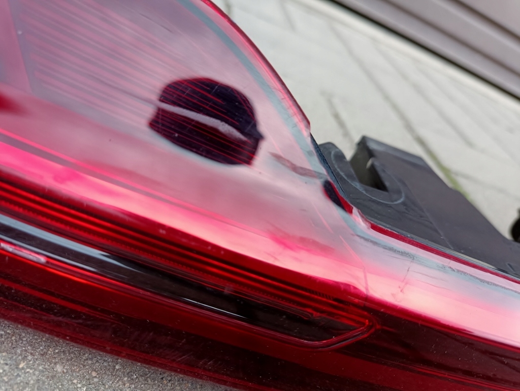 Фара накладка w крышке  задний  audi e-tron 4ke945095d Недорого