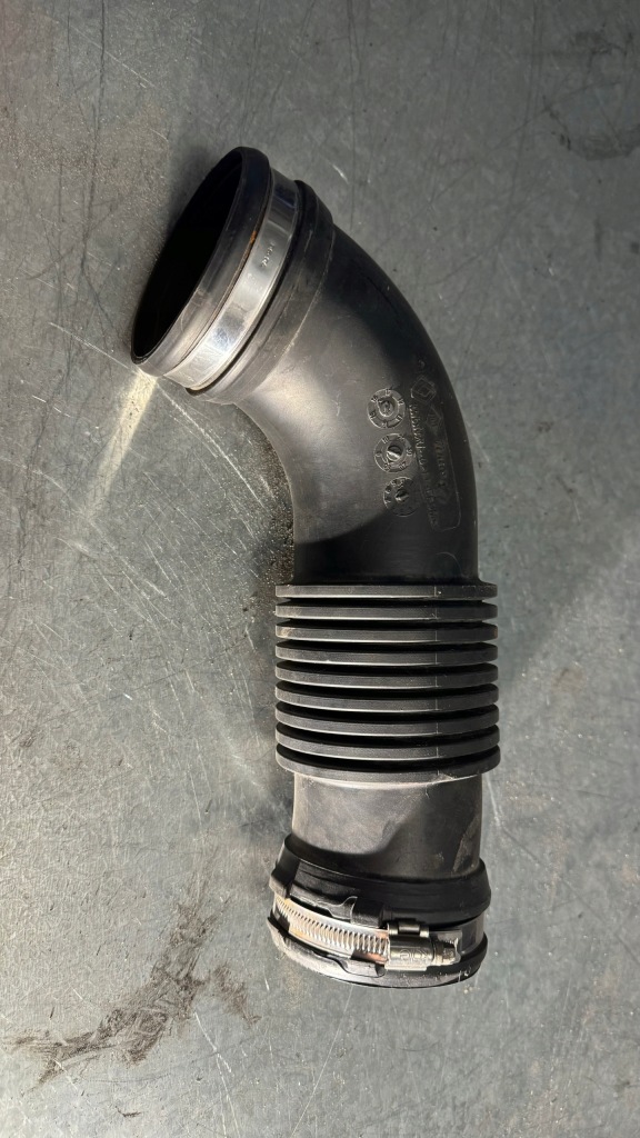 Master 3 movano b патрубок труба шланг повітря витратомір 165763705r в Україні