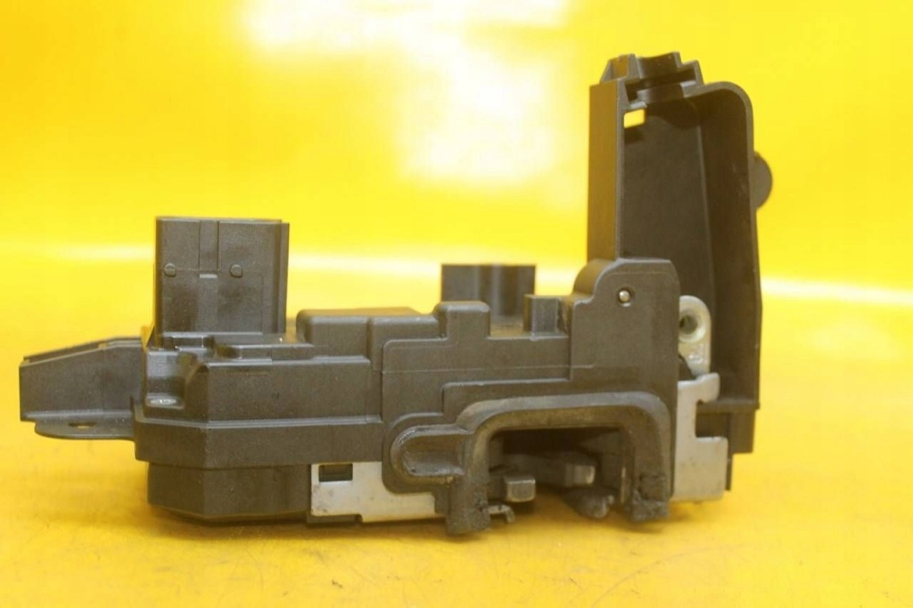 Замок дверь левый перед opel astra h 3d 5 pin 13128111 Оригинал