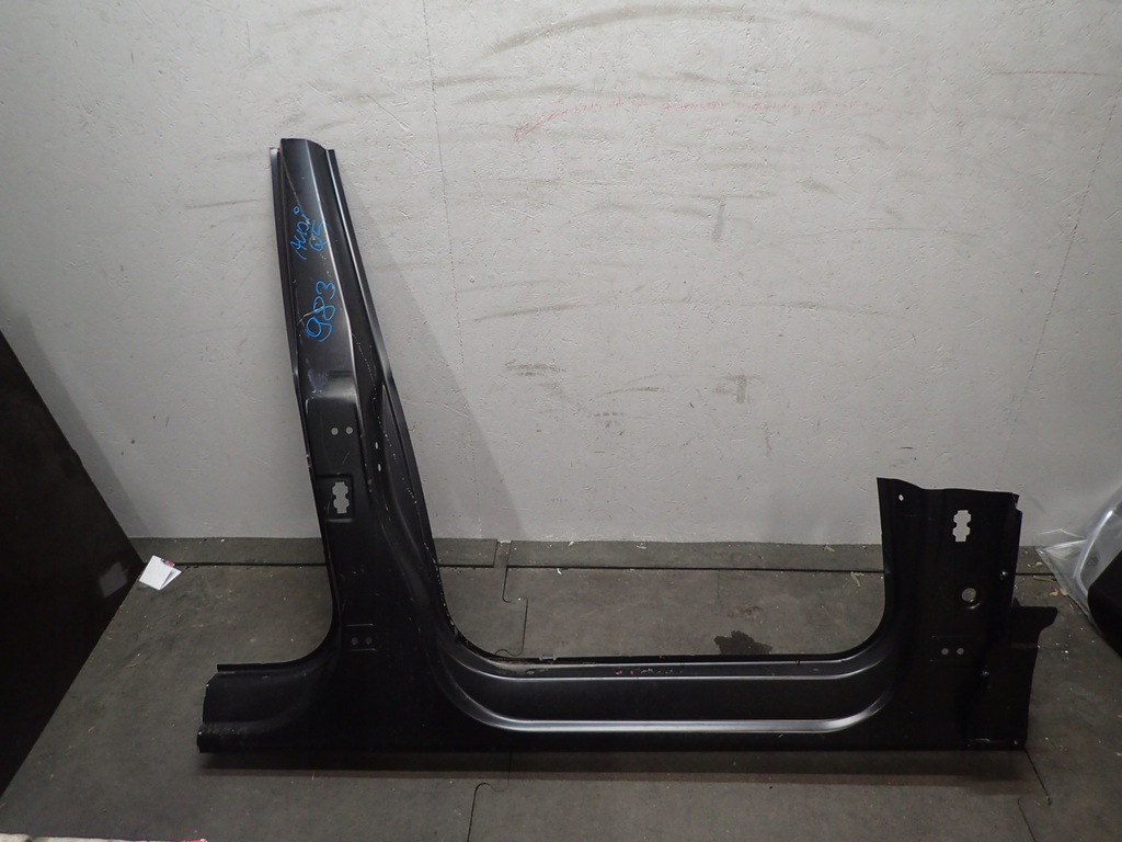 фото №1, Порог правый audi q5 8r0 08- 8r0809848a