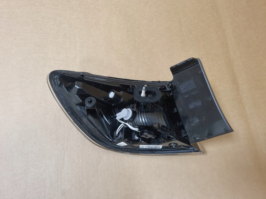 фото №7, Renault clio v lift лампа задня права правий задня 265502066r