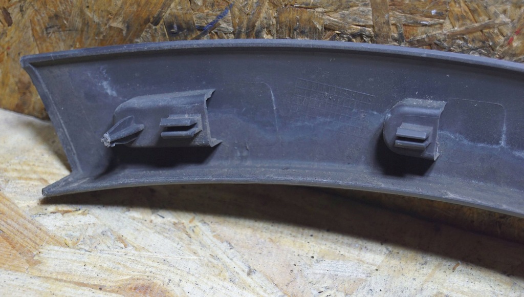 фото №8, Ford kuga mk1 молдинг бампера правый перед 71