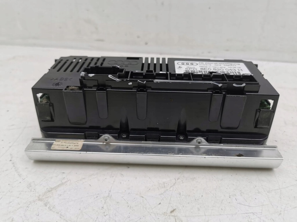 фото №5, Audi a4 s4 b6 8e 8h 2002 панель кондиціонера