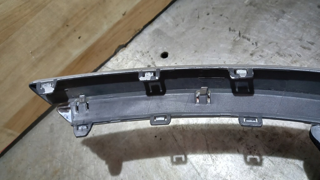 фото №5, Volvo v70 ii молдинг бампера левый перед 08693593