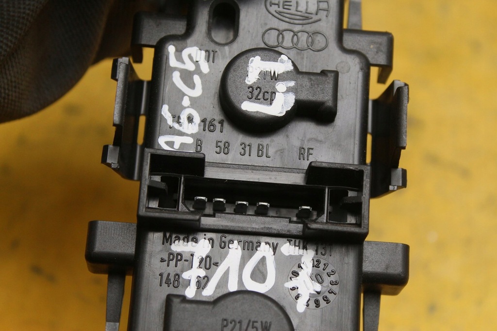 фото №5, Вкладиш лампи правий задня a6 c5 fl sedan