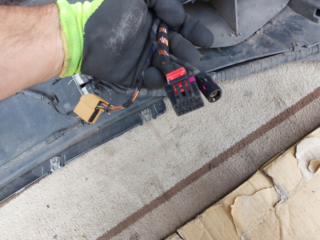 Бампер задний  bentley continental gt 19r чёрный l09n радары Оригинал