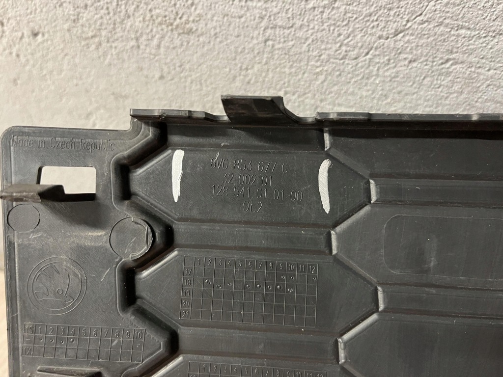 фото №9, Skoda fabia iii 6v0 решётка бампера средняя