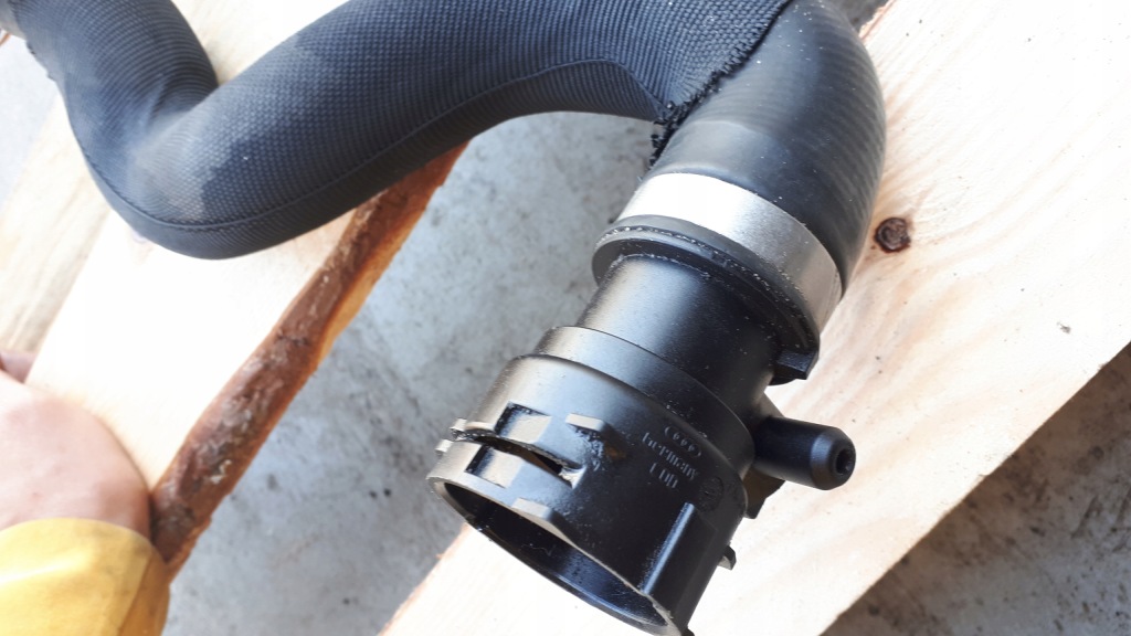 фото №4, S4 b8 lift шланг трубка wody 3.0 tfsi 8k0121055b