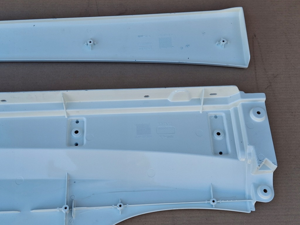 Daf xf 106 подовжувач підніжка ліва молдинг оригінал 1835027 Зі Шроту