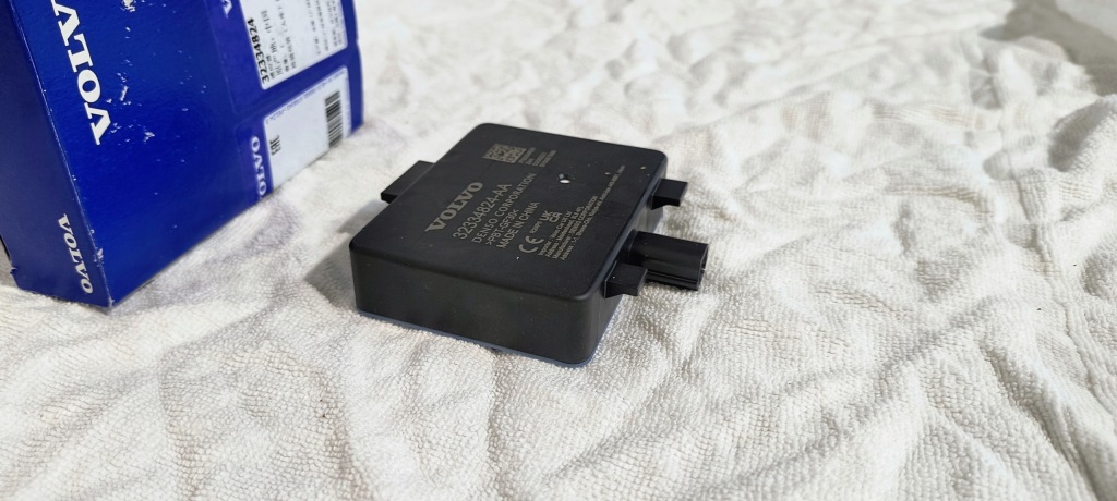 фото №3, Датчик мертвого pola радар перед polestar ii 2