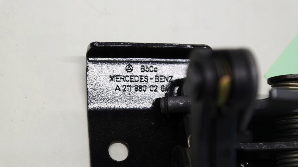 фото №3, Замок капот mercedes w220 a2208800564