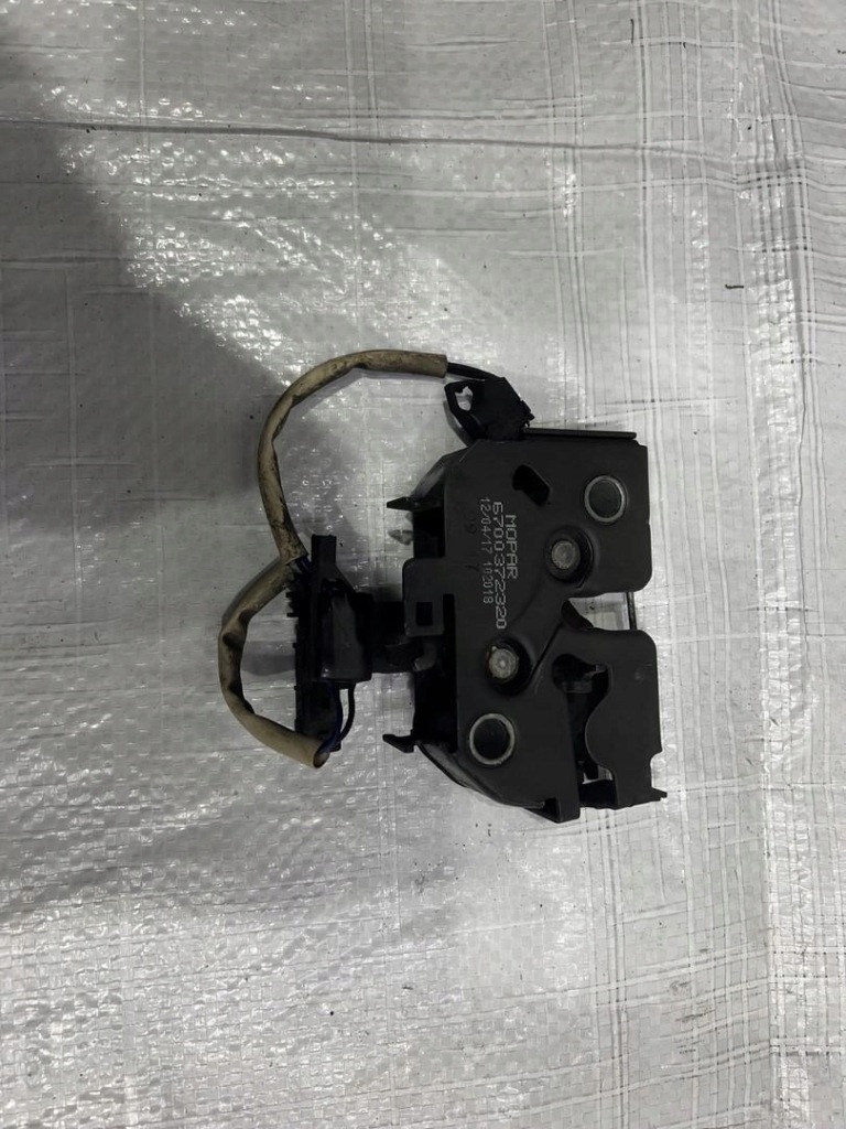 фото №1, Maserati levante замок капот maserati levante