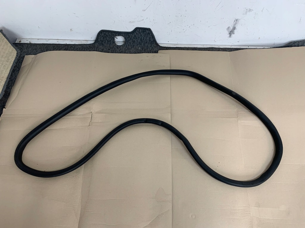 фото №1, Ford mustang mach-e rwd 21r прокладка дверь кузовная правый перед ory