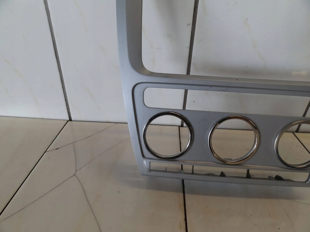 фото №6, Skoda octavia ii 08 rs корпус рамка панель радио 1z0858069