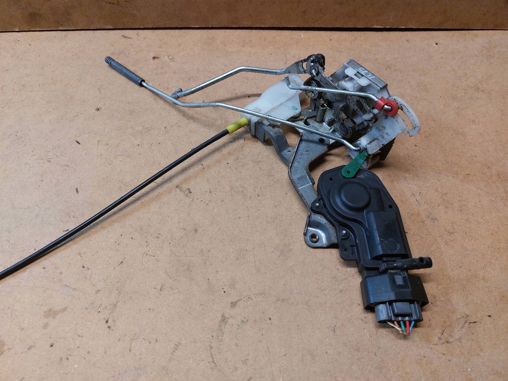 фото №6, Citroen c1 peugeot 107 aygo замок дверь левый перед 5d europa