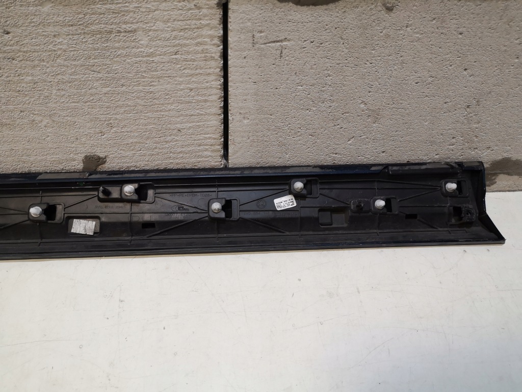 фото №6, Молдинг двері правий перед skoda superb iii 3v0