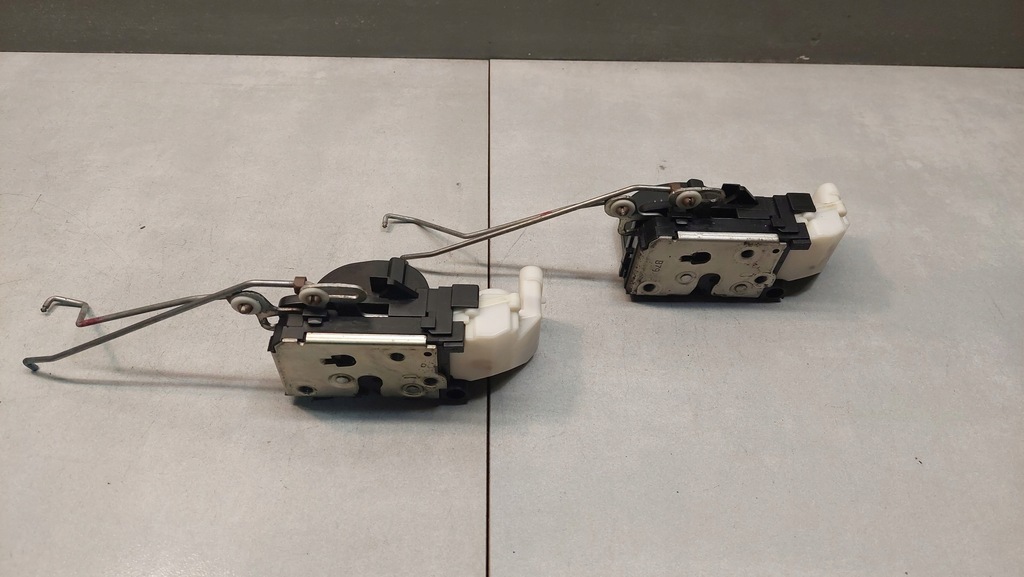 фото №3, Замок двері правий перед alfa romeo 147 6 pin