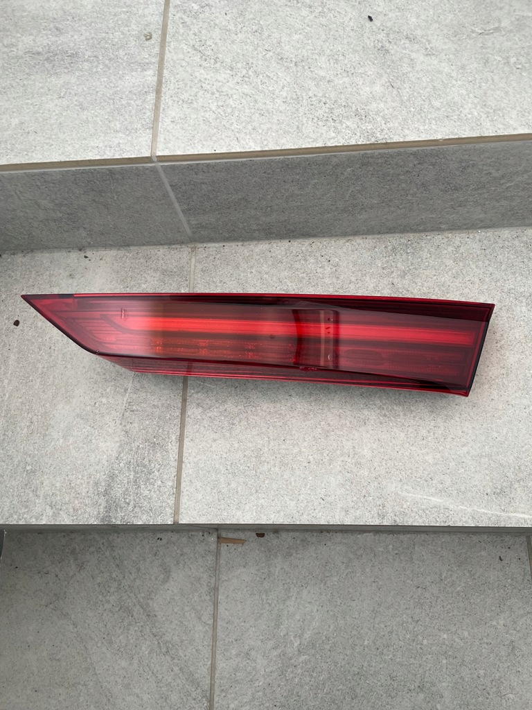 фото №1, Лампа задня права w кришка volvo s60 18r-