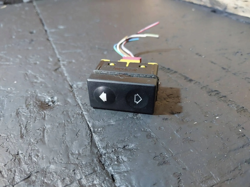 фото №1, Кнопка скло bmw 3 e36 8368941