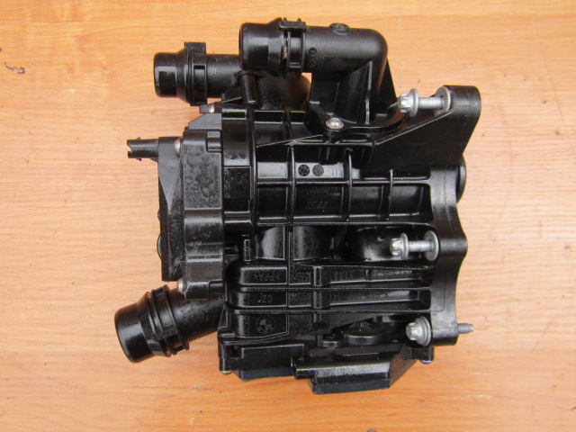 Термостат корпус 8642560 bmw g20 g30 g01 2.0 i бензин Цена