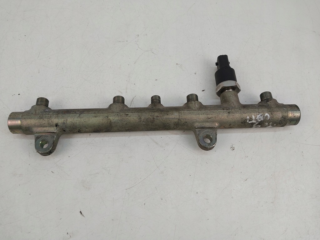 фото №1, Молдинг впрыскная 7700111013 0445214015 renault scenic ii megane ii 1.9 dci