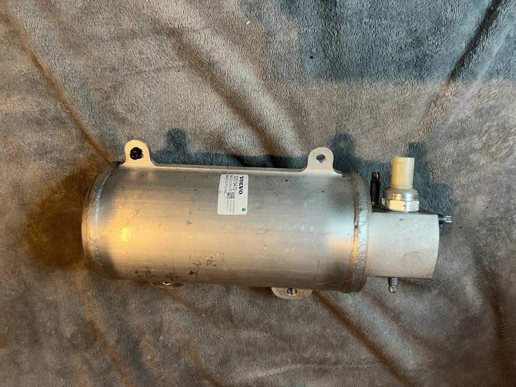 фото №1, Volvo xc40 c40 осушувач 32373472 electric 300kw