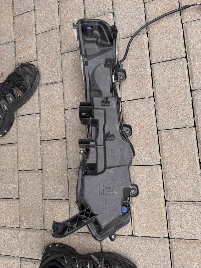 Lexus nx i 2014 - drl led правий передній Зі Шроту