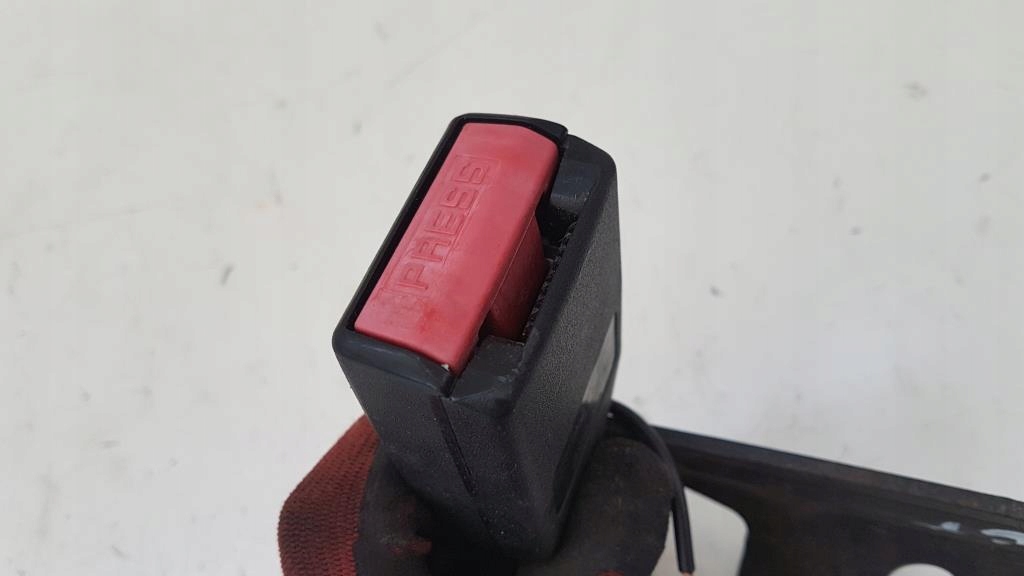 фото №6, Клипса замок ремней левый задняя citroen c4 i 3d