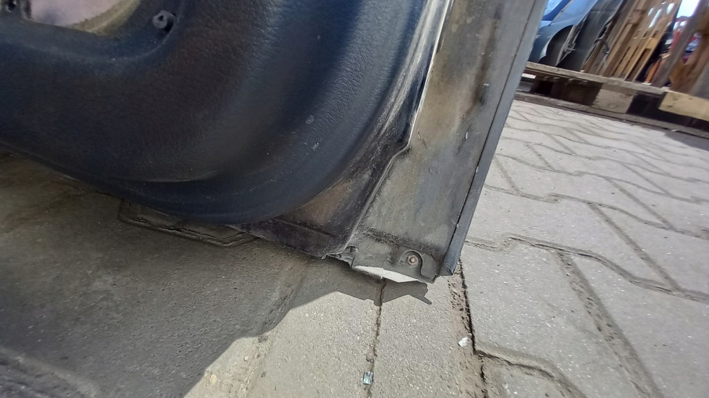 Двері задня ліва audi a4 b5 98r Зі Шроту