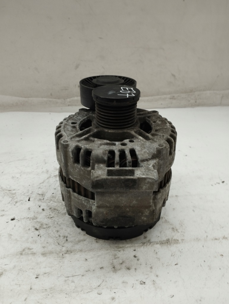 Bmw e87 генератор 0121715017 Зі Шроту