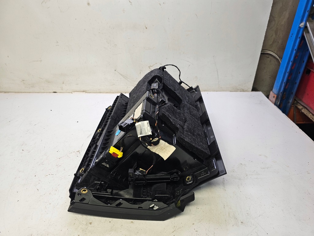 фото №5, Бардачок пасажира audi a6 c8 4k europa 4k1857035