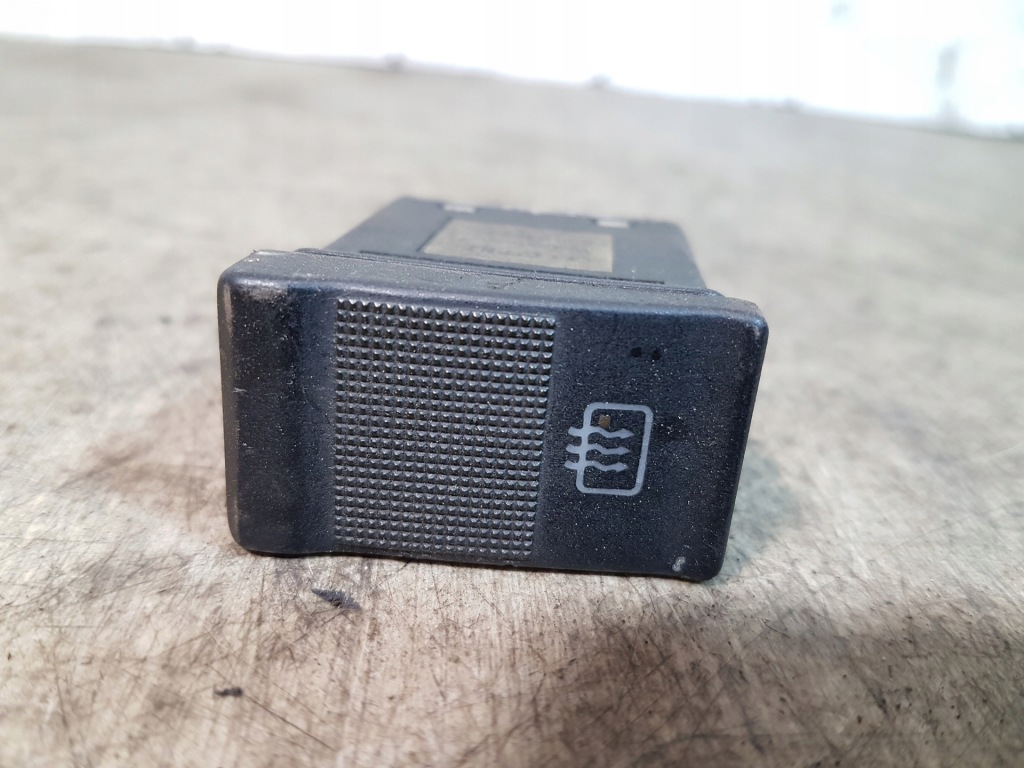 фото №1, Кнопка подогрев стекло задняя vw passat b4