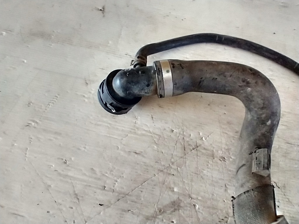 Audi q7 4l 1 3.0 tdi шланг радиатора воды труба пабтрубок  7l6122291h Цена