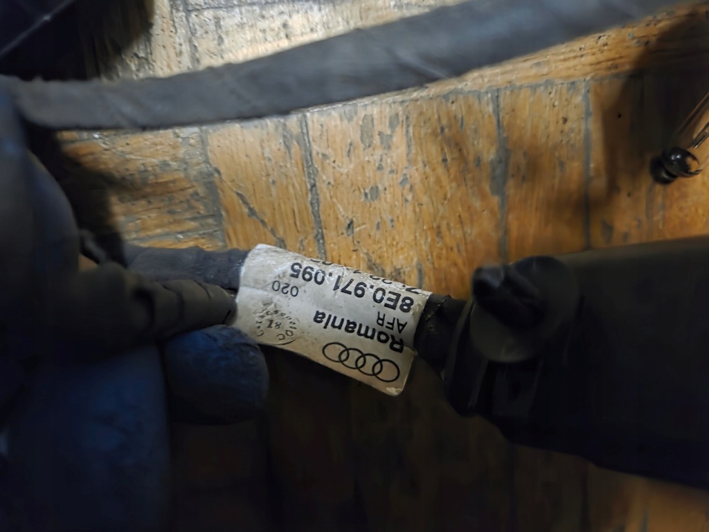 фото №5, Клаксон джгут audi a4 b7 джгут електропроводка джгут бампера перед 8e0971095