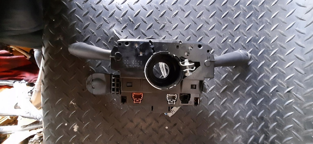 фото №16, Переключатель комбинированный citroen berlingo iii 98062257xt