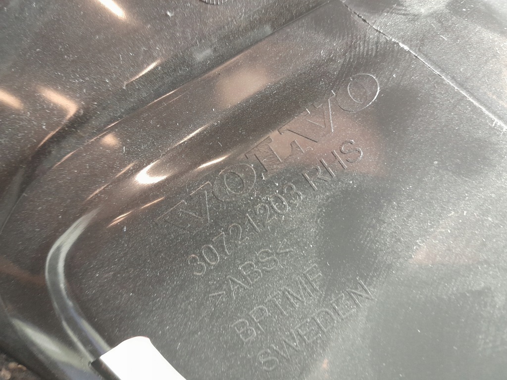 фото №7, Volvo xc60 i обшивка оббивка багажника права 30721203