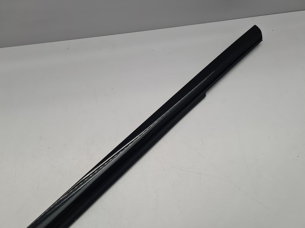 фото №5, Молдинг уплотнитель mercedes w247 a2477356200