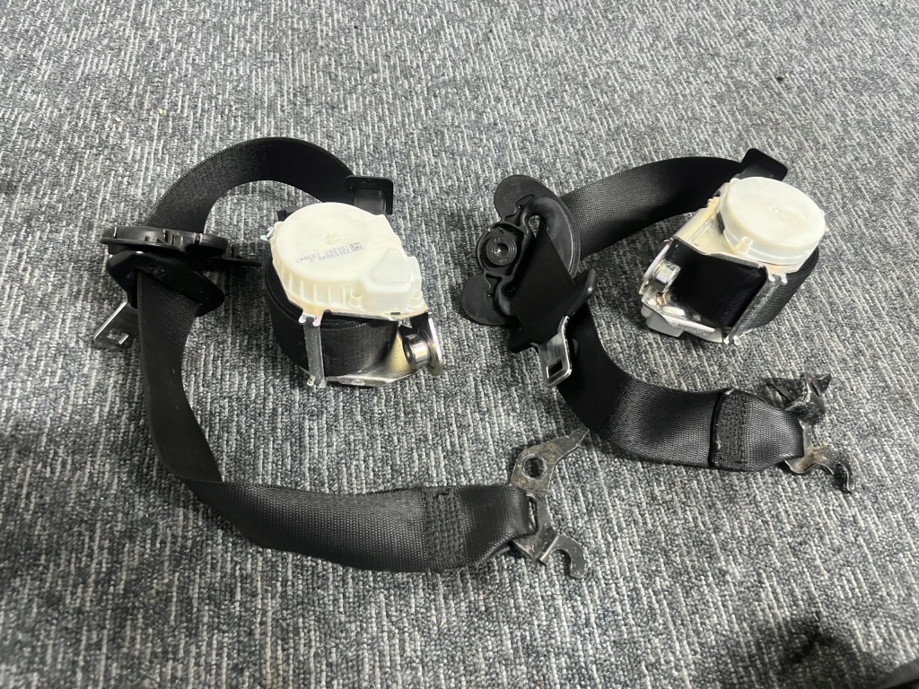 Купить Bmw 1 120d e87 e81 ремни безопасности правый  левый  перед оригинал европа