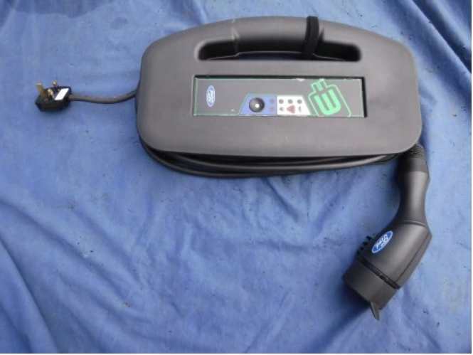 фото №1, Зарядний пристрій ford focus mk3 electric