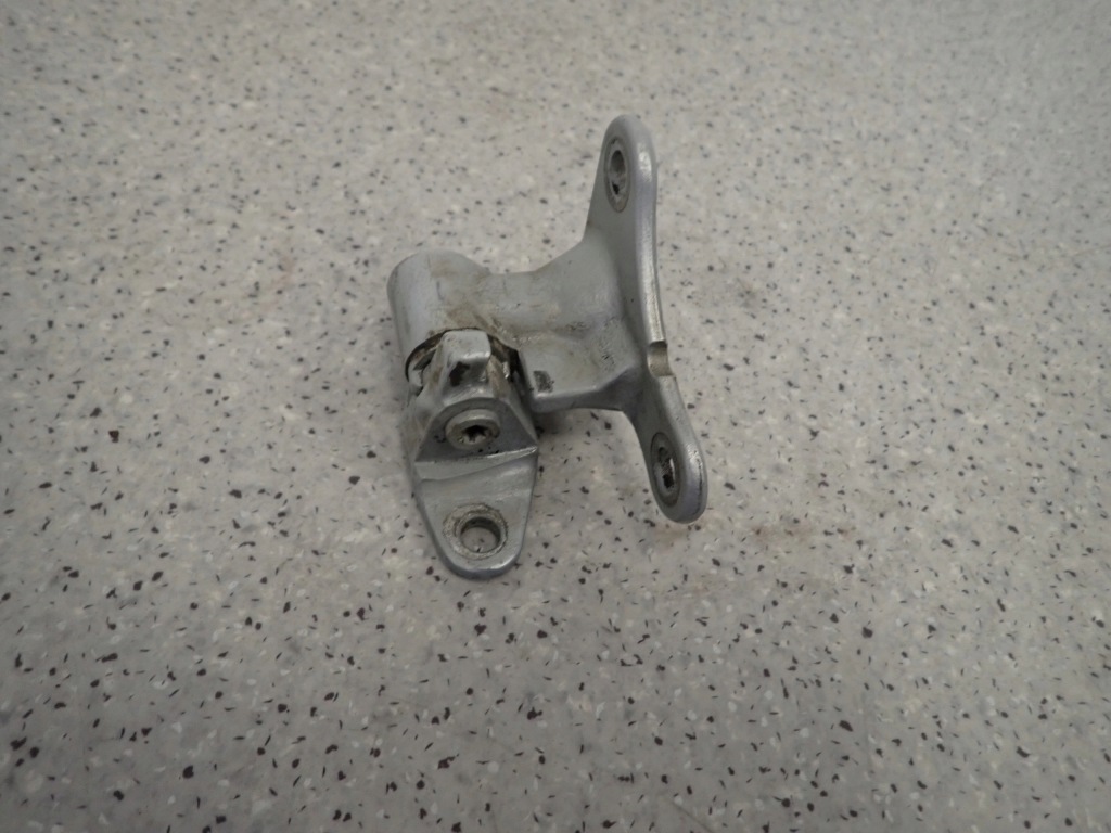 фото №8, Mitsubishi colt 04- петля дверь передний левый нижний ограничитель